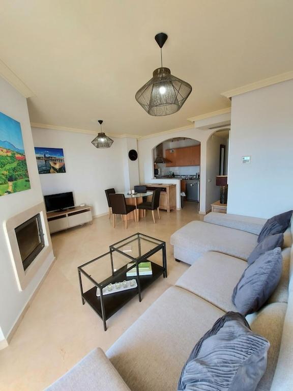 Duquesa Fairways, A Spacious Apartment With Fabulous Views And Facilities มานิลบา ภายนอก รูปภาพ