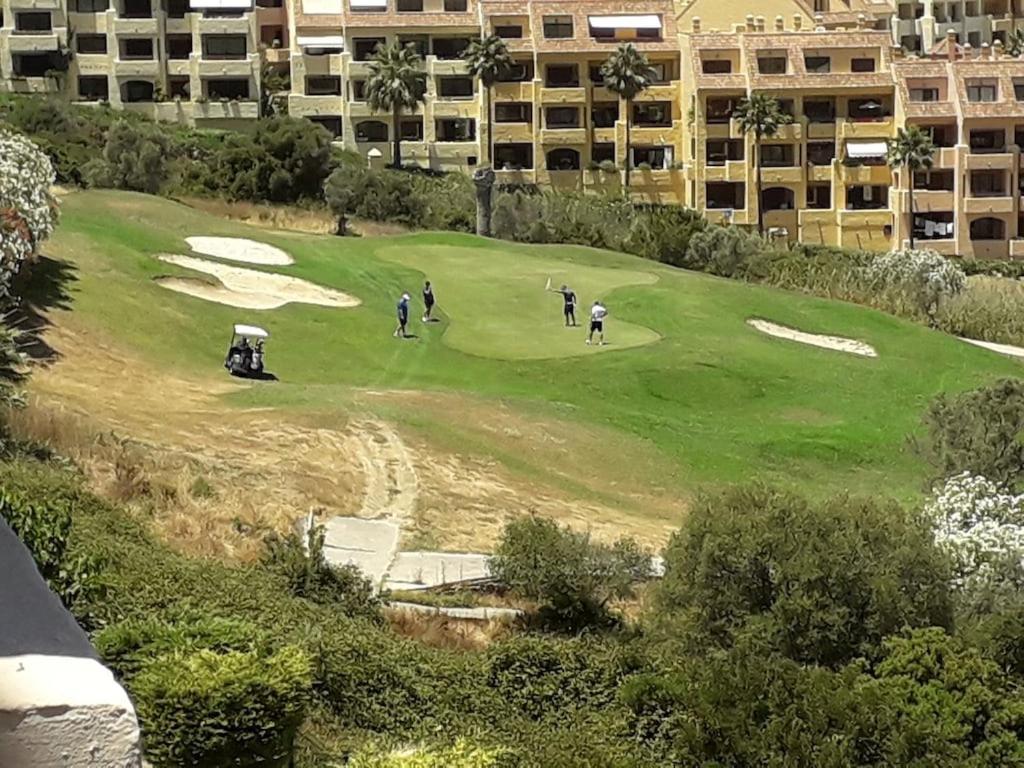 Duquesa Fairways, A Spacious Apartment With Fabulous Views And Facilities มานิลบา ภายนอก รูปภาพ